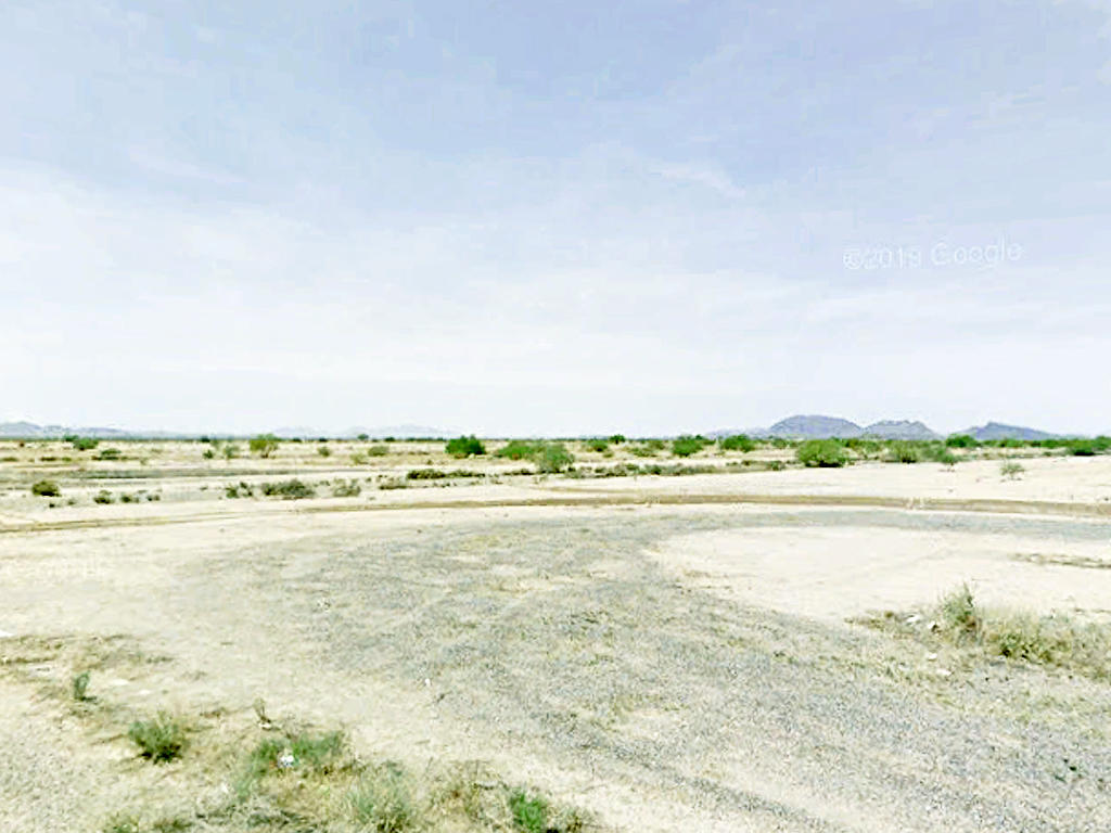 Fine Desert Living in Arizona Near Sawtooth Mountains - Image 3
