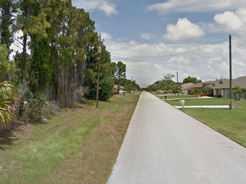 Luxury Living in Near Cape Haze Florida LandCentral