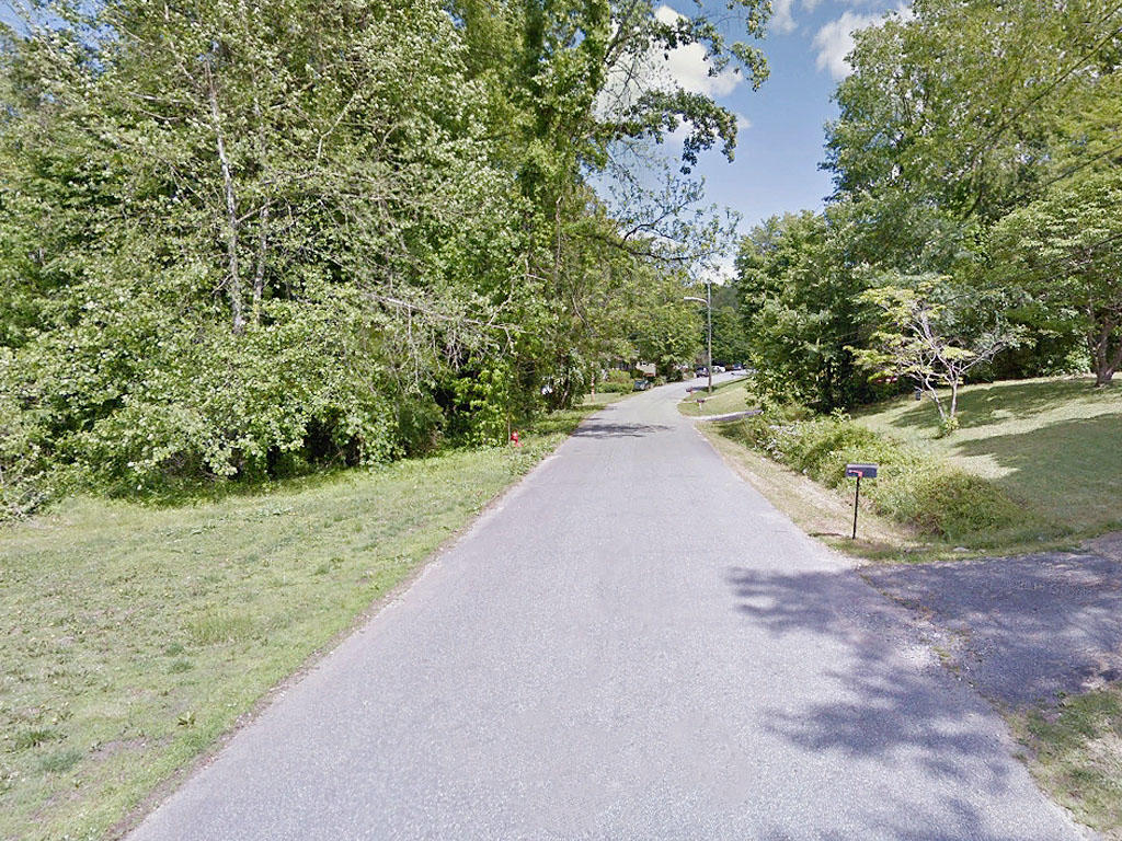 Over a Quarter Acre of North Carolina Property on Outskirts of Town - Image 4