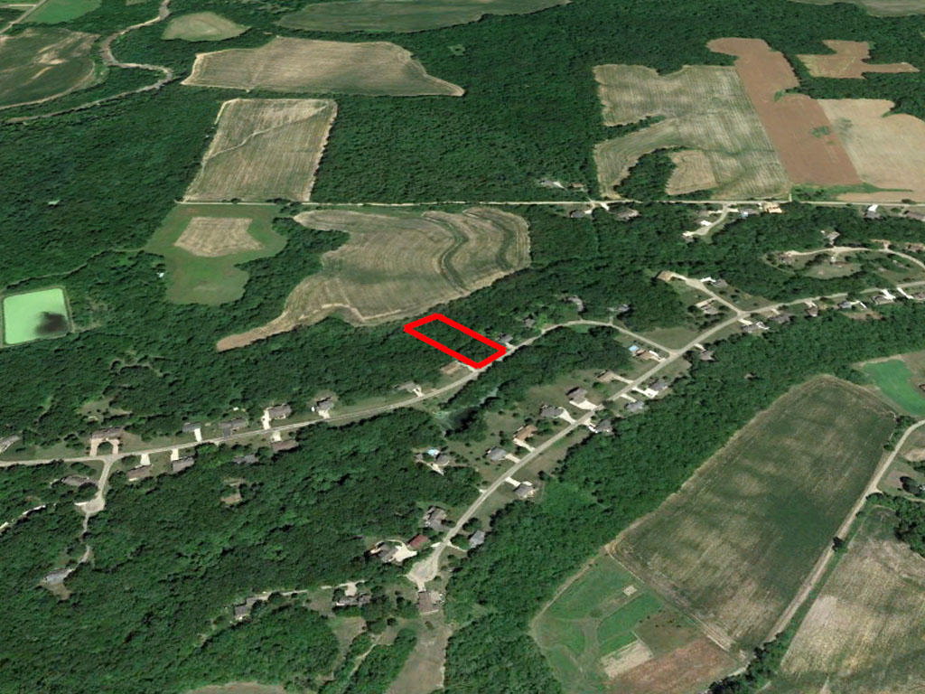Over an acre treed lot in Chillicothe - Image 2