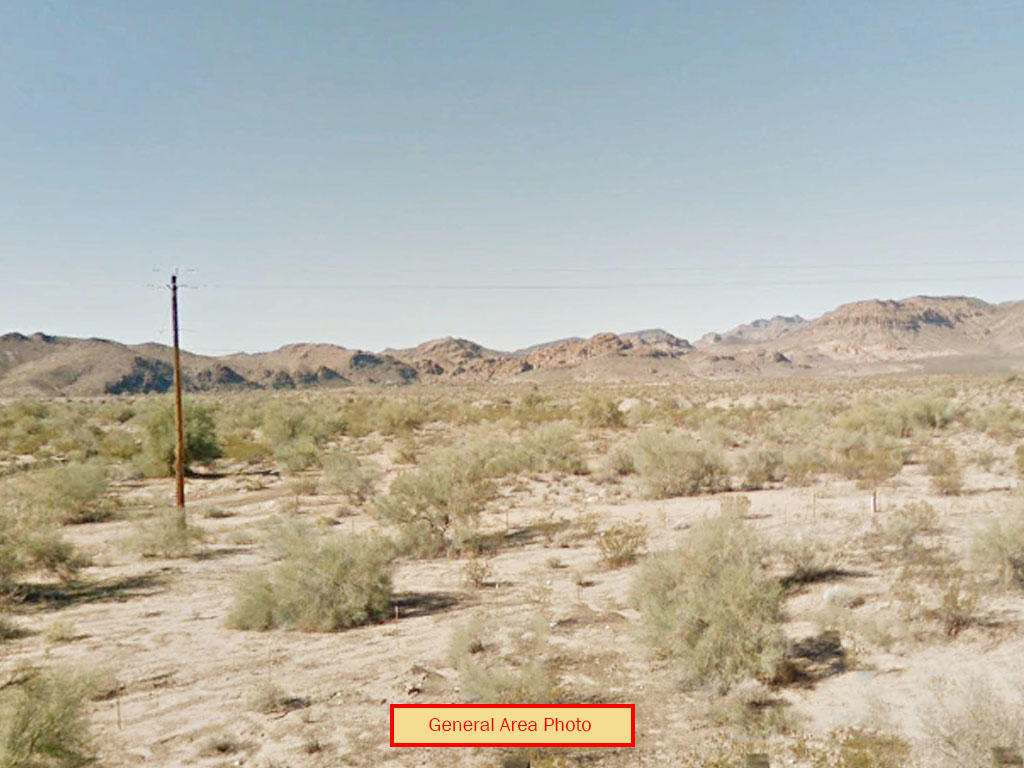 Wonderful Flat Desert Lot Just Outside Kingman - Image 3