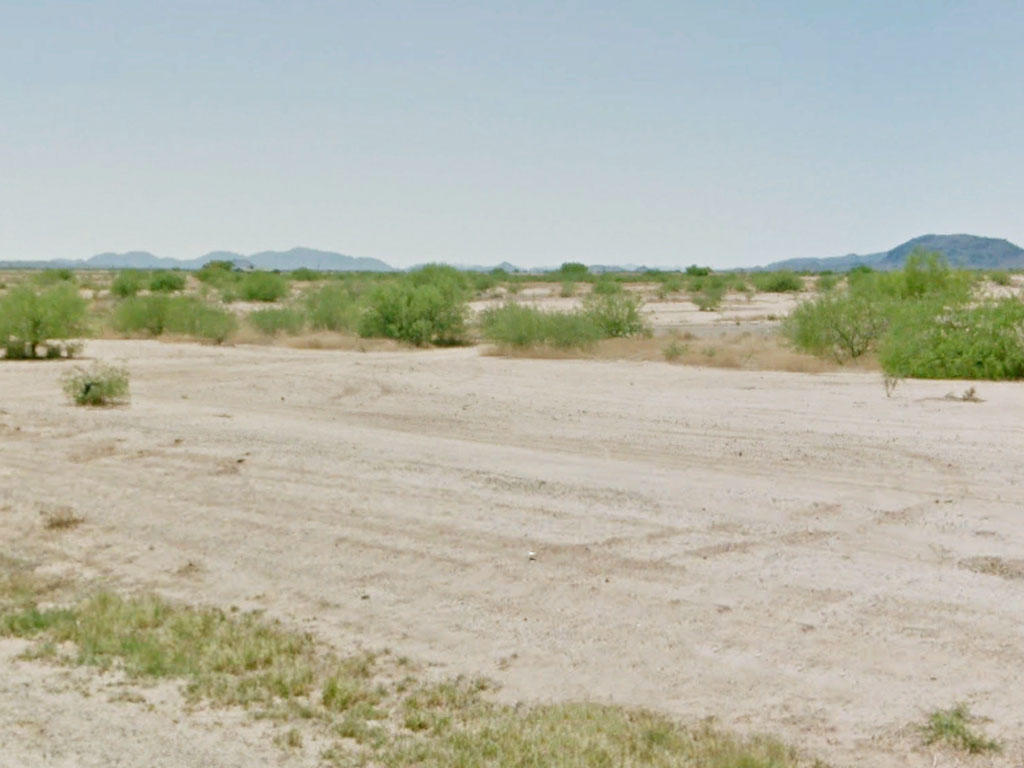 8000 square foot property in beautiful Arizona City - Image 3