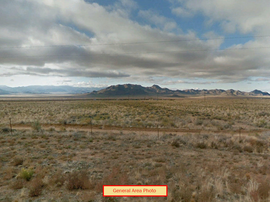 Huge lot between Lake Mead and Lake Mohave - Image 3