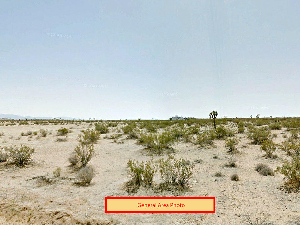 More than 10 acres located in the tranquil Los Angeles desert - Image 3