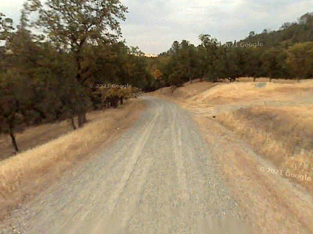 An acre and a half in the exclusive Rancho Tehama Association - Image 4