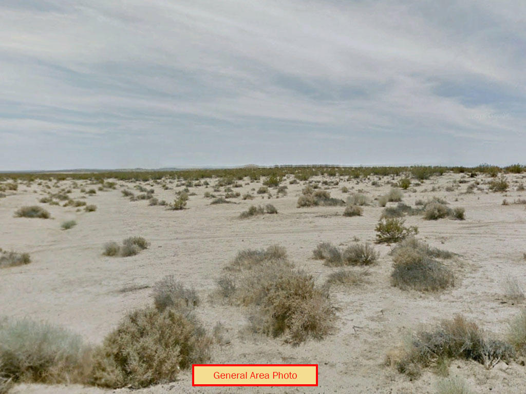 Over a quarter of an acre in California City - Image 0