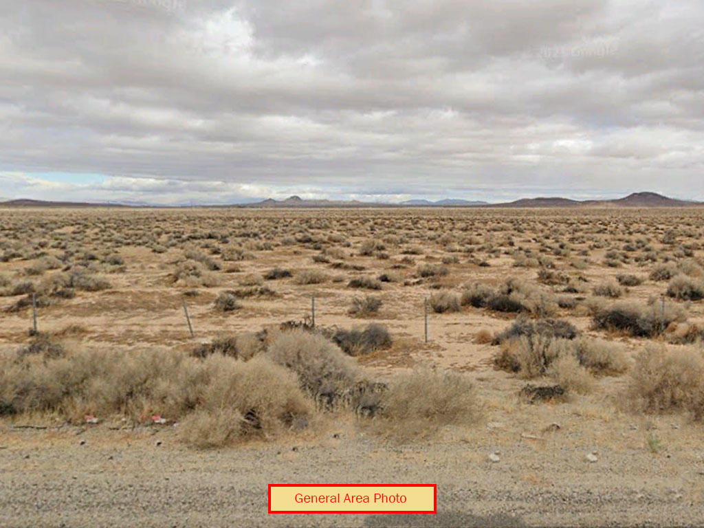 Two and a half acres of rural property in quiet Kern, CA - Image 3