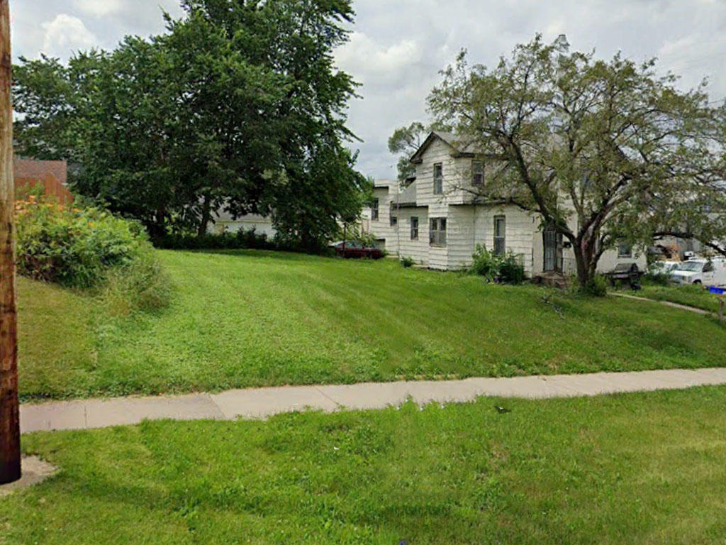 Almost 6000 square foot lot in the heart of Cedar Rapids - Image 0