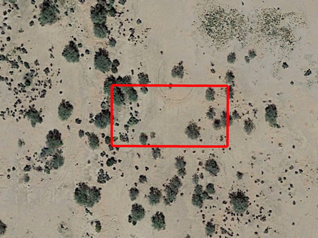 Over a quarter of an acre in the scenic Arizona desert - Image 1