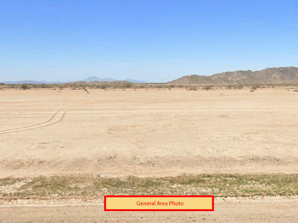 Almost ¾ an acre in the beautiful Arizona desert close to the city - Image 3