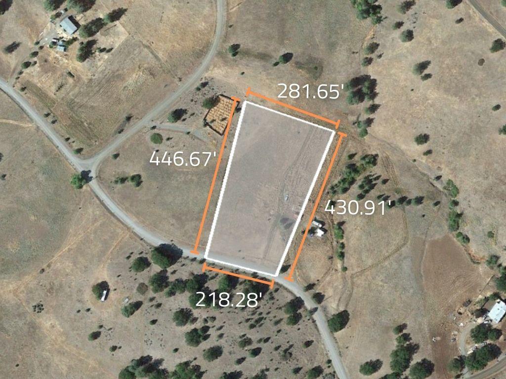 2.5 acres in Northern California just south of the Oregon border - Image 1