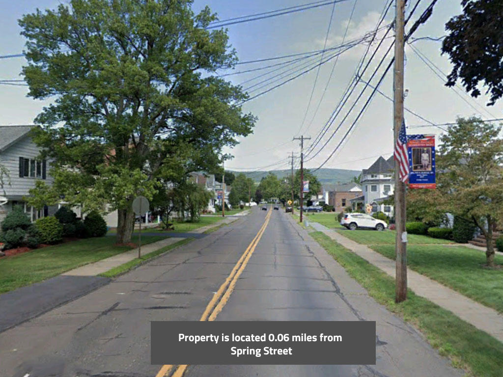 Large property in the beautiful electric city area of Pennsylvania. - Image 4
