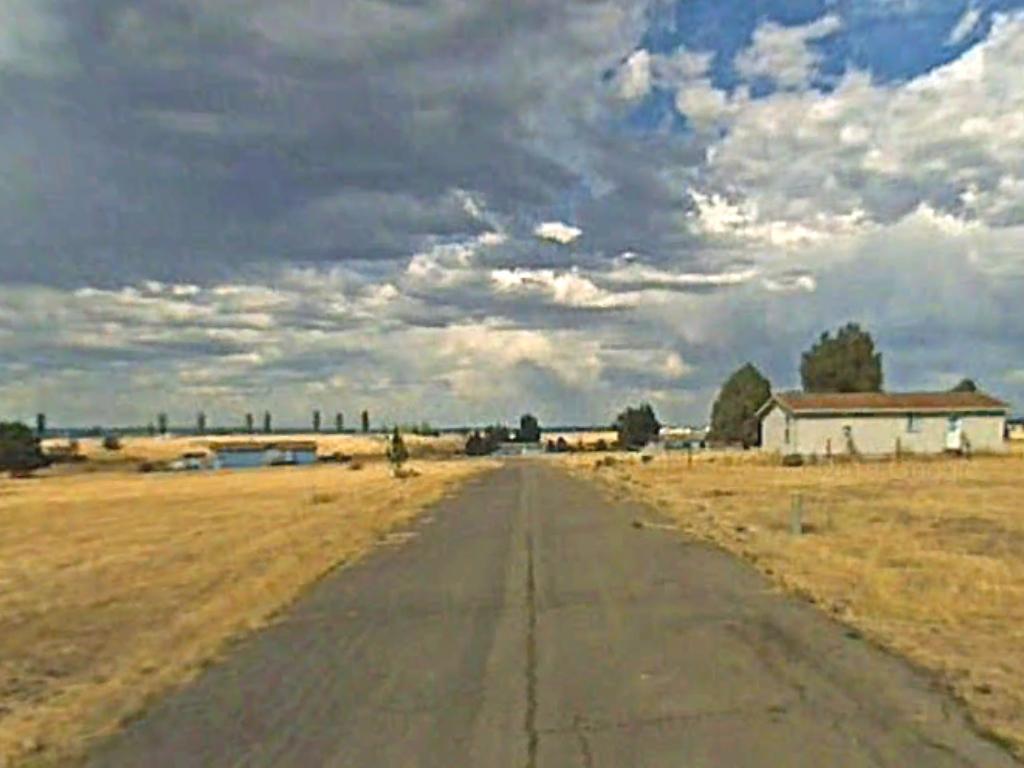 Amazing property next to the Modoc National Forest - Image 4