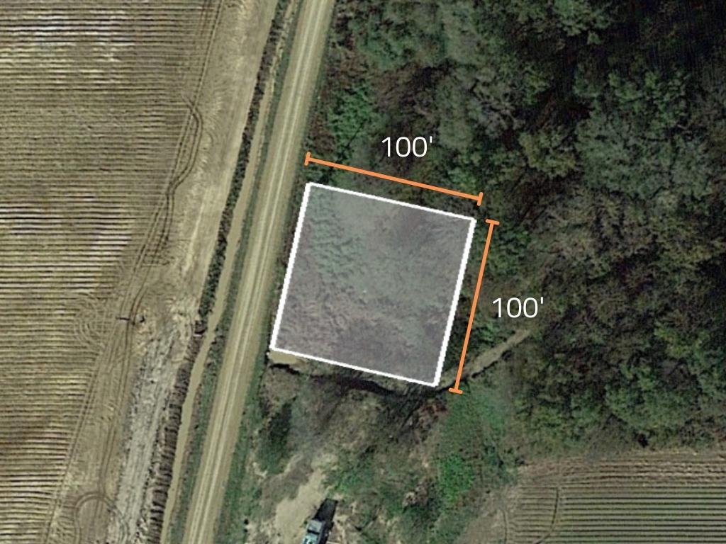 Nice sized property surrounded by large, open farmlands - Image 1
