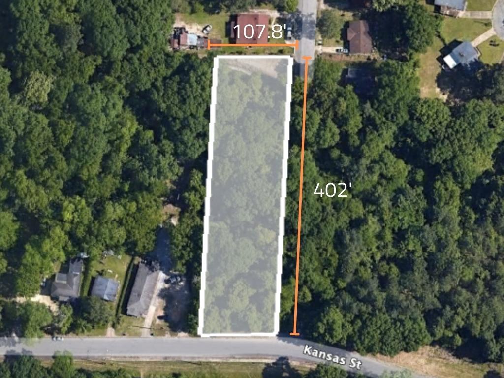 An acre of property in a beautiful neighborhood close to town - Image 1