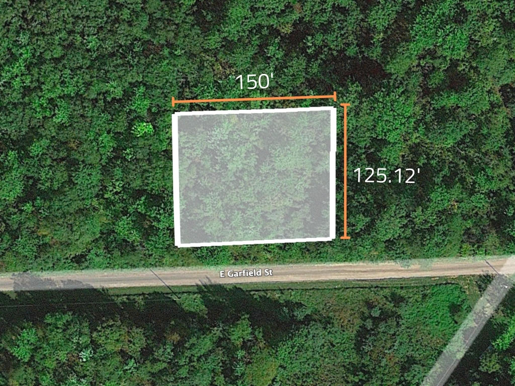 Good sized lot in a small neighborhood with plenty of privacy - Image 1