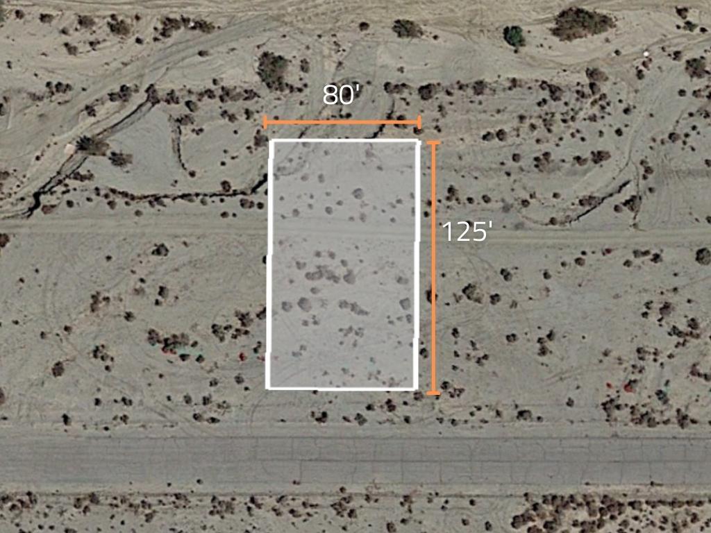 Great, flat lot with just a few homes around in Salton City, CA - Image 1