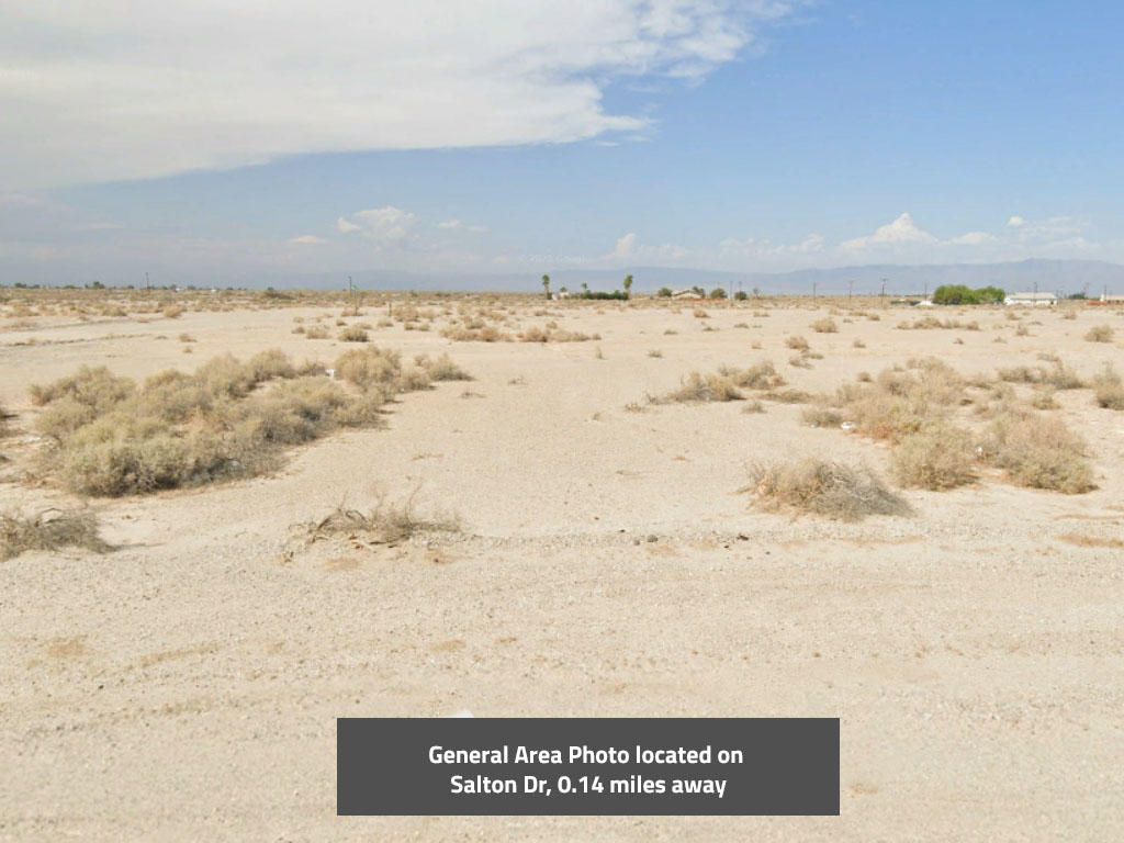 Great, flat lot with just a few homes around in Salton City, CA - Image 3