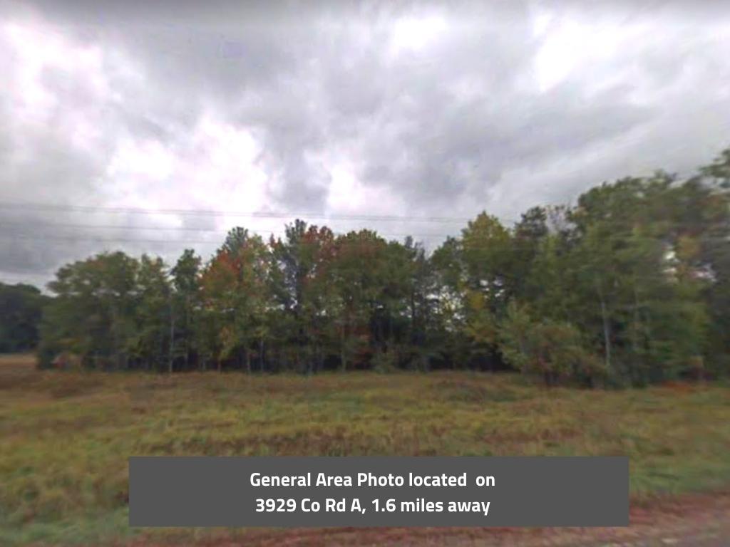 Half acre lot surrounded by lakes and the beautiful outdoors - Image 0