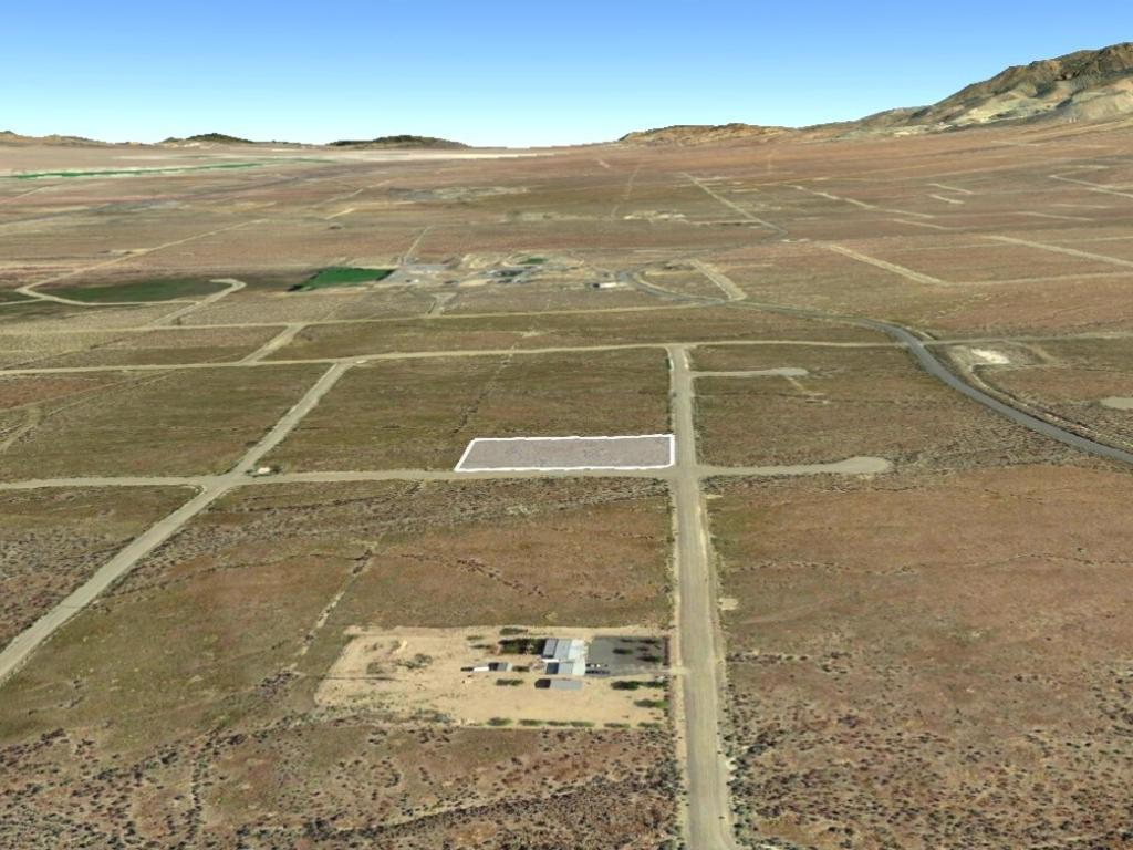 More than an acre and a half in the Humboldt River Ranch neighborhood - Image 2