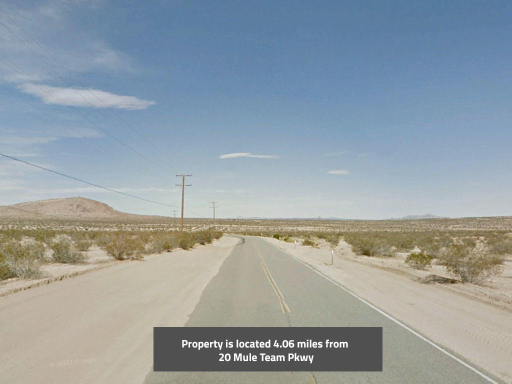 2.5 acres of a desert campers dream destination - Image 4