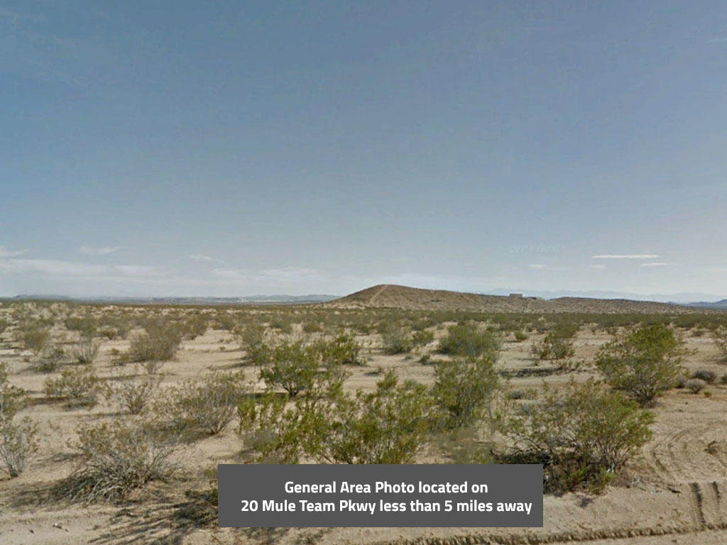 2.5 acres of a desert campers dream destination - Image 0