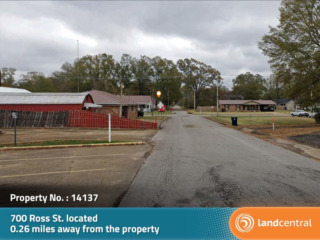 Nice lot in a well established neighborhood of a lovely small town - Image 6
