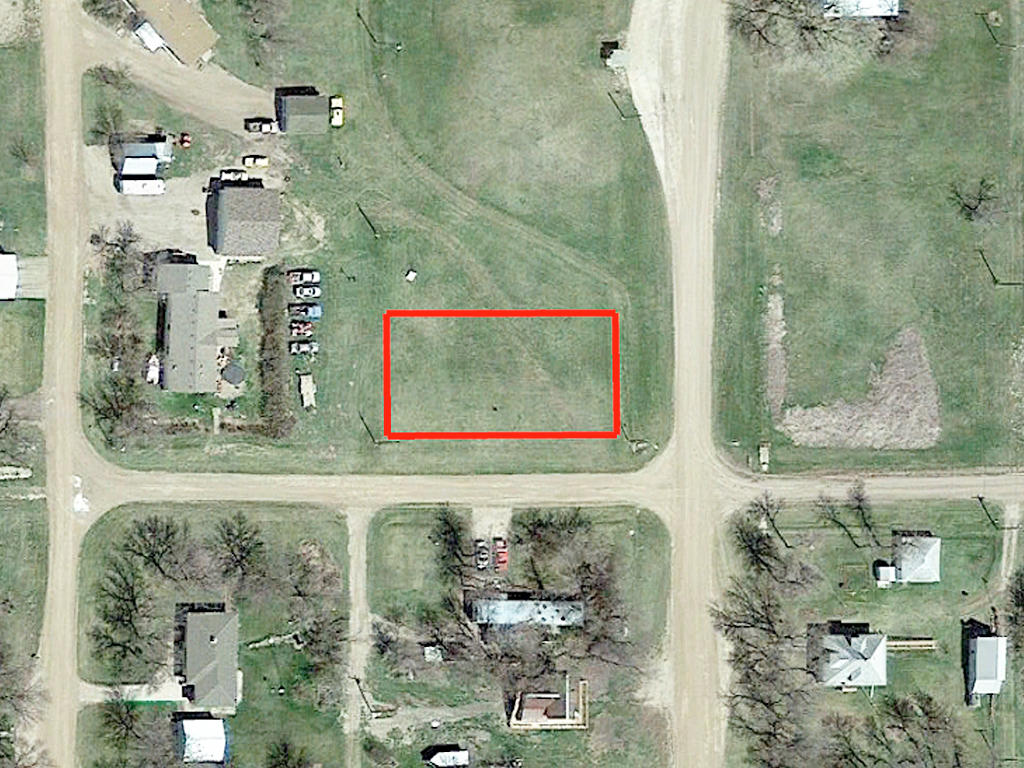 Peaceful Quarter Acre in Tiny North Dakota Community LandCentral
