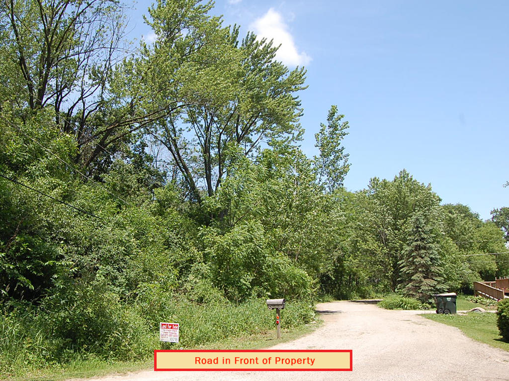 Spread Out on this Rural Illinois Property Close to a LandCentral