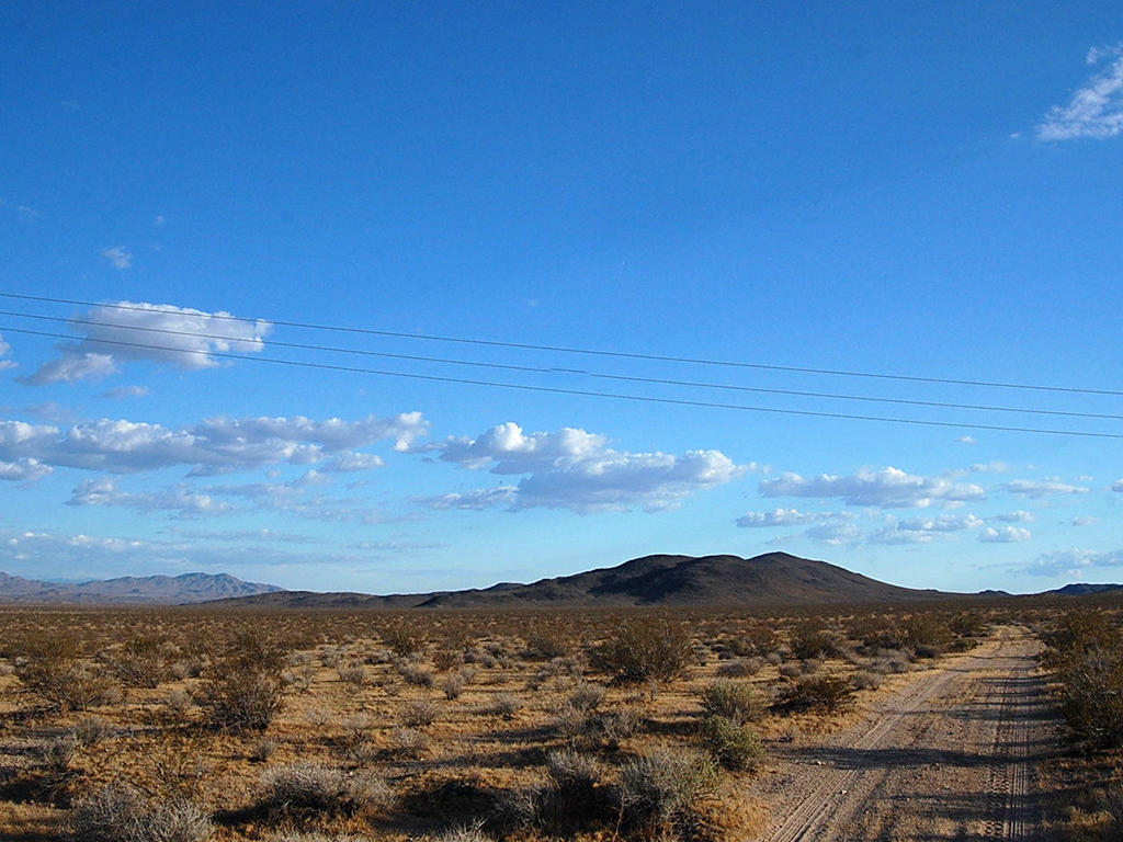 Breathtaking 5 Acre Escape in California Desert - Image 5